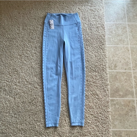 GIGI C Sky Blue Katrina Cutout Leggings Sports Bra Set - Picture 8 of 9